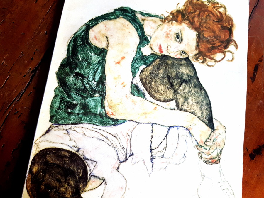 Egon Schiele, Donna seduta con gamba sinistra piegata, 1917